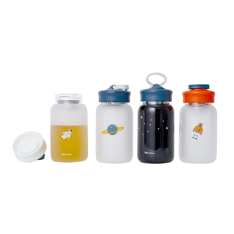 Hot Water 500ml Glass Bottles with Screw Lids Custom Logo