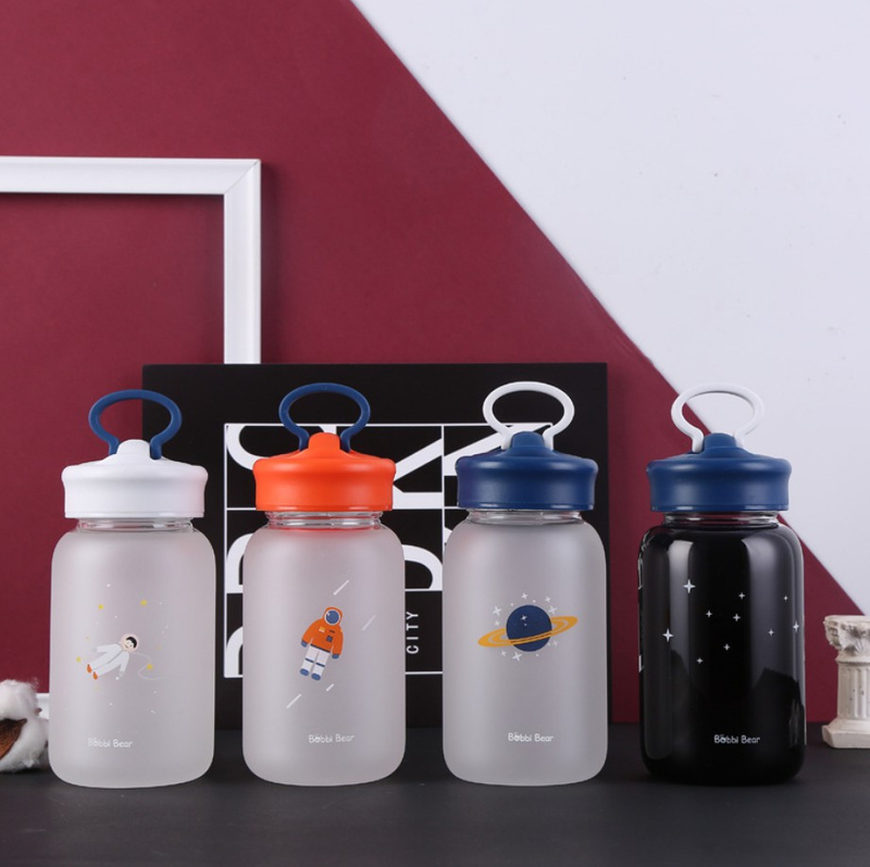 Hot Water 500ml Glass Bottles with Screw Lids Custom Logo