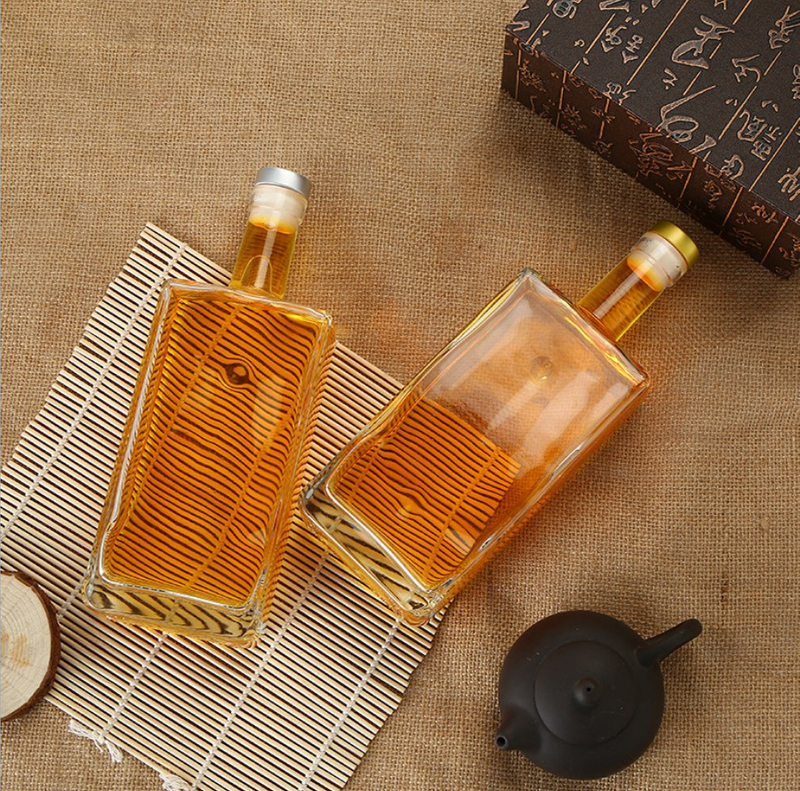 Glass Wine Bottles For Liquor Vodka Whisky 500ml with Cork Lid 