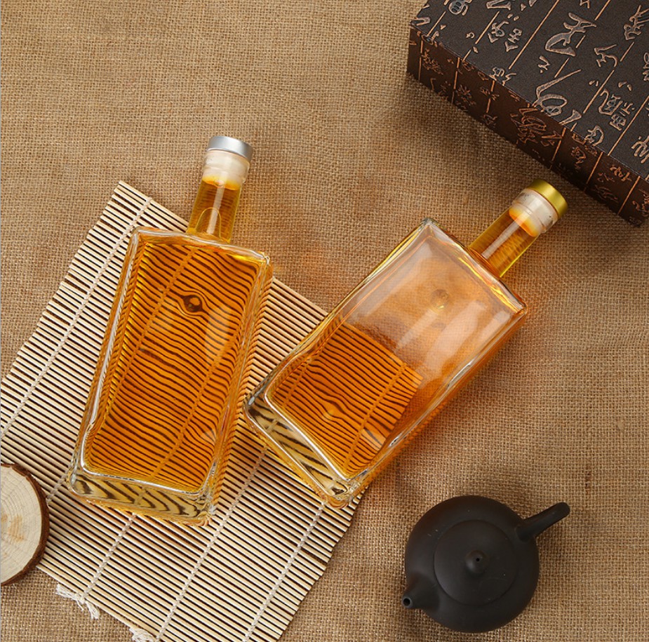 Glass Wine Bottles For Liquor Vodka Whisky 500ml with Cork Lid 