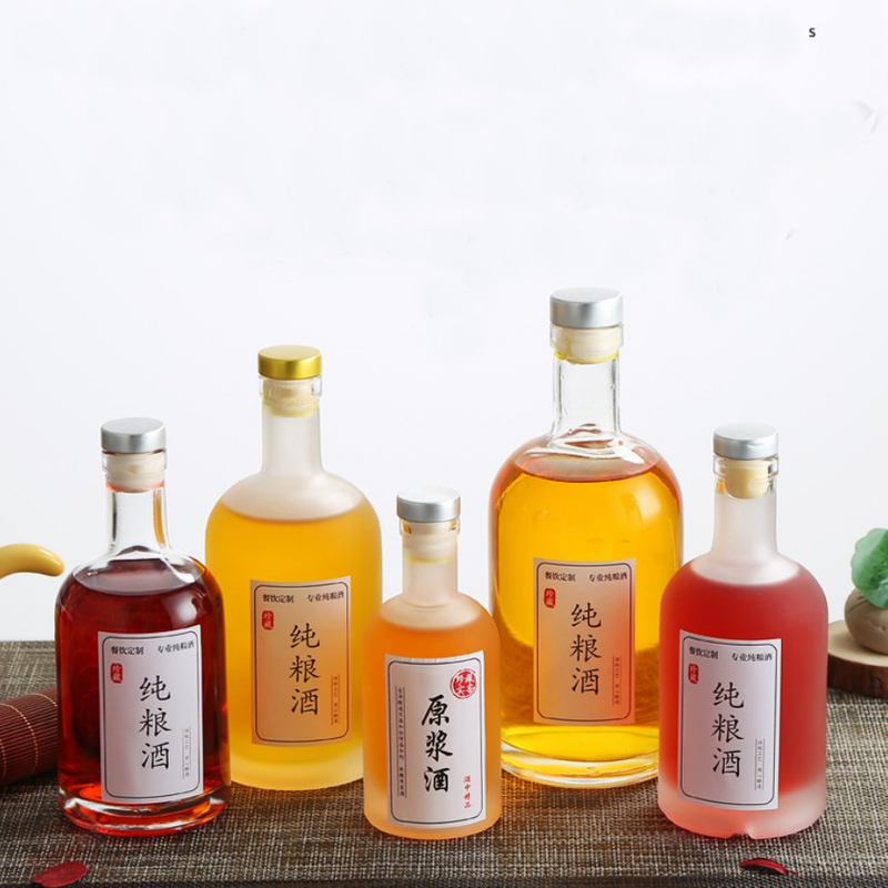 Custom Design Glass Liquor Bottles For Vodka Whisky 