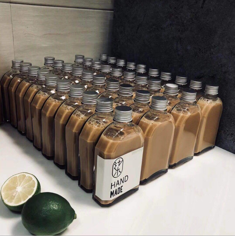 200ml 250ml Flat Shape Takeaway Portable Glass Drinking Bottles